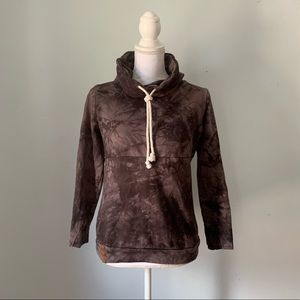 Ampersand pullover sweatshirt size M